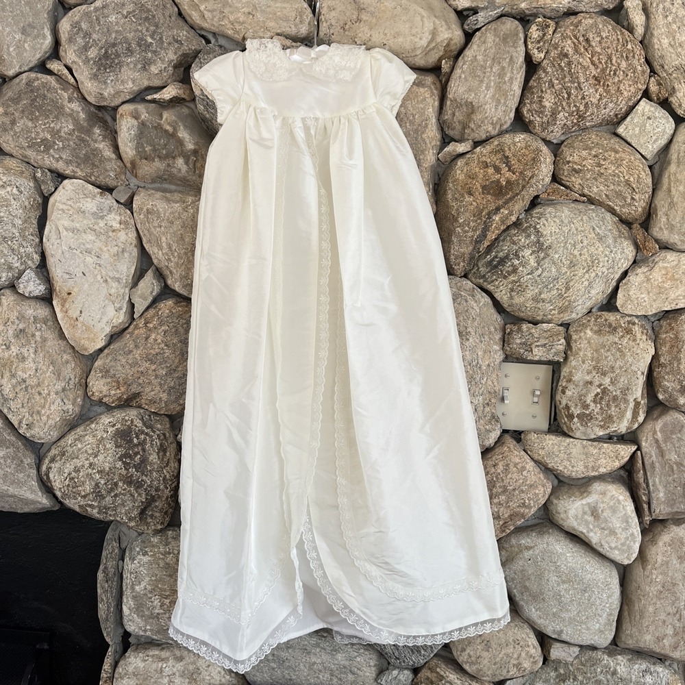 Vtg Heritage Baby Christening Baptism Gown Ivory Eyelet Lace Long Dress 6-12M